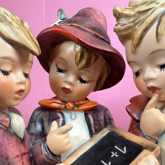 Goebel Hummel TMK4 #170/I School Boys 7.5"H Beautiful & Vibrant Great Condition! - Picture 6 of 17